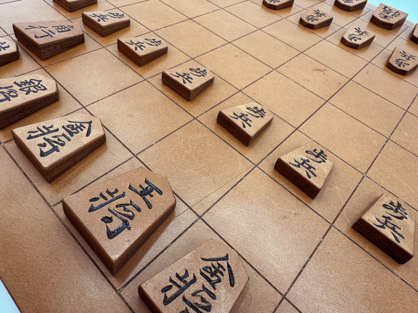 【受注生産受付中】オールレザー「本格牛革将棋駒」セット（彫り師 亘山）