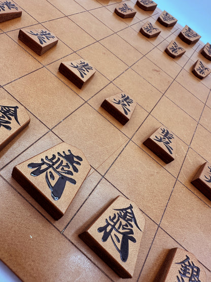 【受注生産受付中】オールレザー「本格牛革将棋駒」セット（書き師 天麻）